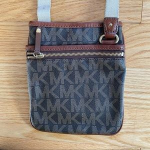 Michael kors cross body purse